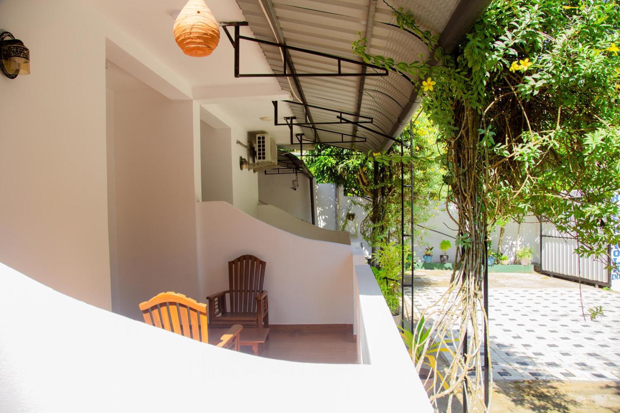 Hispaniola Inn Mirissa Extérieur photo